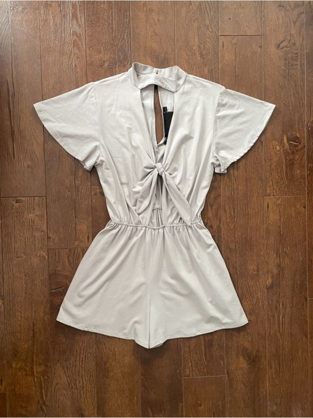 NWT Edmonton Canada Brand Workhall Tie Front Cut Out Romper Jumpsuit. Medium